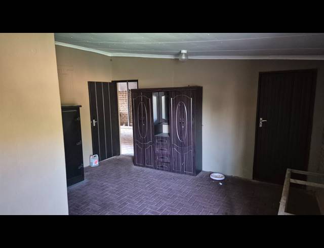 3 BEDROOM HOUSE FOR SALE IN BRENTHURST